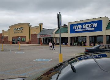 michigan/mount-pleasant/shop/indian-hills-plaza