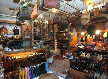 thailand/bangkok/ekkamai/shop/un-fashion-vintage-collection