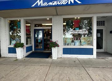 michigan/charlevoix/shop/momentum-outfitters-charlevoix