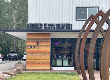 colorado/estes-park/shop/the-mountain-vault