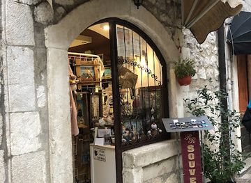 montenegro/bay-of-kotor/shop/souvenir-shop
