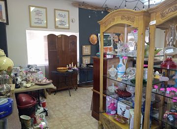 arizona/lake-mead/shop/rhonda-s-treasure-s-collectable-s