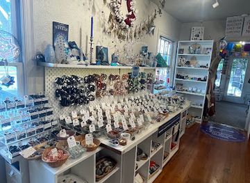 florida/orlando/shop/a-spiral-circle-metaphysical-bookstore-boutique