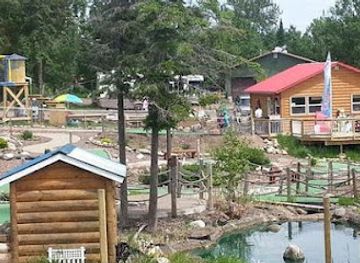 minnesota/grand-marais/shop/putt-n-pets-mini-golf