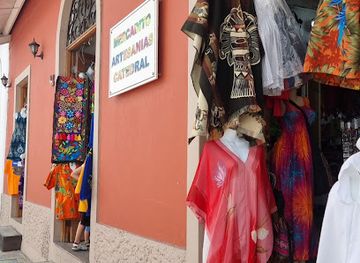 panama/western-panama/shop/mercadito-artesanias-catedral