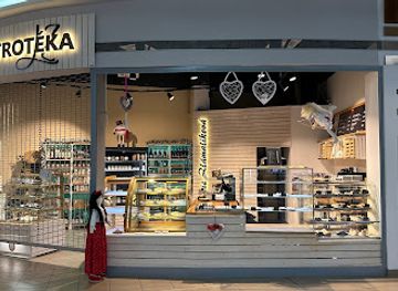 czechia/karlovy-vary/shop/oc-varyada