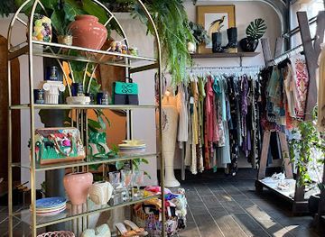 wisconsin/milwaukee/bay-view/shop/plume