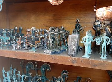 cyprus/larnaca-salt-lake/shop/antikvarnyy-magazin