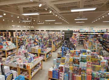 canada/eastern-townships/shop/renaud-bray