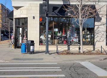 iowa/des-moines/downtown-des-moines/shop/she-home-gift