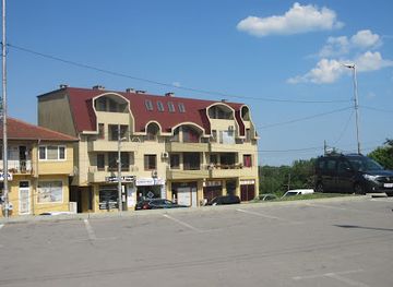 bulgaria/balchik/shop/supermarket-oazis