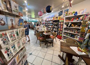australia/port-douglas/shop/whileaway-bookshop-and-cafe
