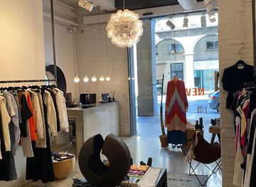 spain/girona/shop/public-girona