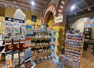 spain/andalusia/shop/la-alborea-souvenirs-granada