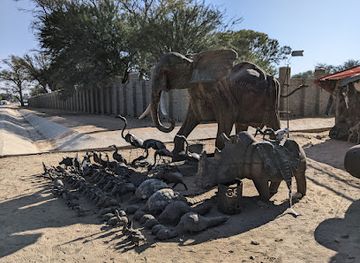 namibia/okahandja/shop/elephant-shop-liswanisco-kennedy-hot-1