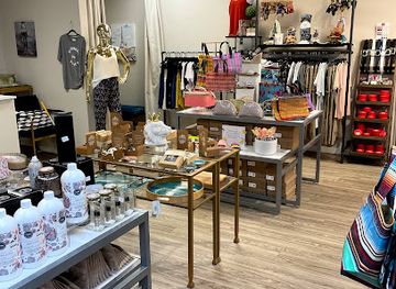 oklahoma/edmond/shop/fashion-lion-boutique