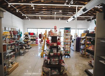 ohio/marietta/shop/pennington-s-hallmark