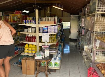 turks-and-caicos-islands/middle-caicos/shop/robinson-variety-store