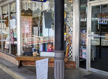 arkansas/eureka-springs/shop/glory-b-s