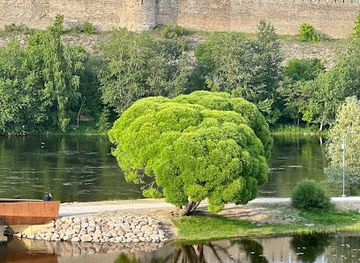 estonia/narva-castle/shop/river-promenade