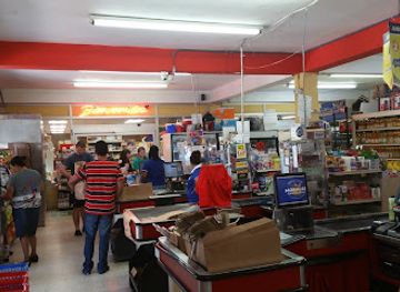 puerto-rico/vieques/shop/superdescuentos-morales-market