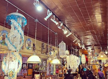 canada/ottawa/parliament-hill/shop/laras