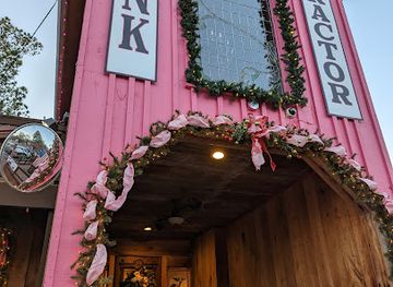 kentucky/land-between-the-lakes-national-recreation-area/shop/the-pink-tractor