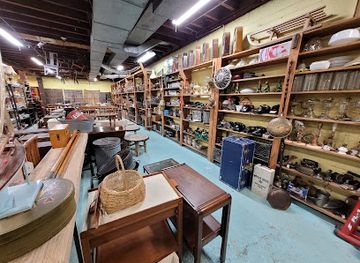washington/the-selkirk-mountains/shop/antiques-oddities