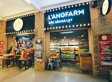 vietnam/dalat/tuyen-lam-lake/shop/l-angfarm-store-cable-car-lower-station