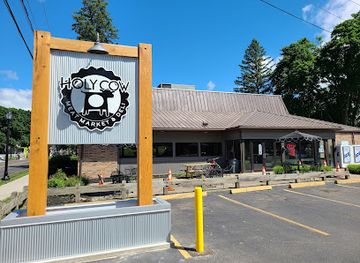new-york/watkins-glen/shop/holy-cow-deli