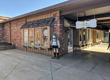 kansas/topeka/shop/brookwood-shopping-center