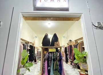 indonesia/pulau-moyo/shop/yumna-butik-official