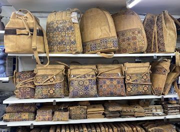 portugal/porto/shop/vivo-porto-gift-shop-including-luggage-storage