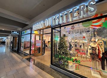 new-york/syracuse/shop/urban-outfitters