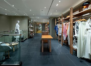 alaska/alaska-peninsula/shop/hermes-chicago-store