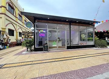 thailand/andaman-coast/shop/hippies-land-phi-phi-x-danq-cannabis-dispensary