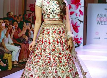 nepal/kathmandu/shop/perrie