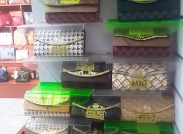 zimbabwe/chimanimani-national-park/shop/royal-closet-fashion