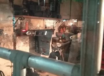 israel/tel-aviv/shop/woman-s-second-hand-made-with-love