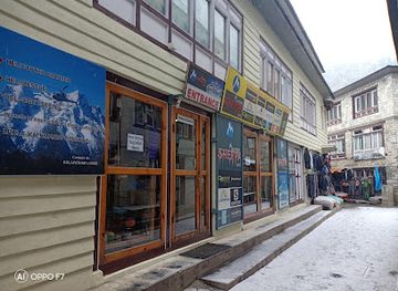 nepal/gokyo-lakes/shop/la-sportiva-salomon-shoes-black-diamond-clothing-store