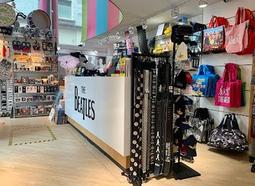 united-kingdom/liverpool/shop/hard-days-night-shop