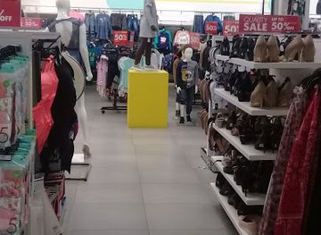 botswana/maun/shop/woolworths