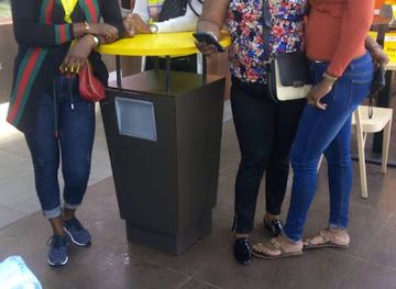 cameroon/douala/bonanjo/shop/souvenir-cameroon