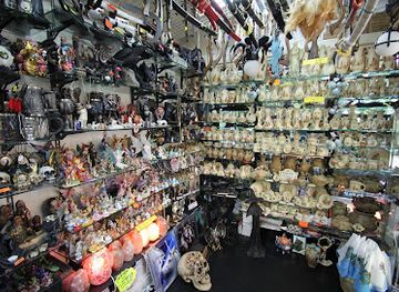 san-marino/monte-titano/shop/chiosco-delle-streghe-esoterismo-fate-fantasy-wicca-draghi-in-resina-e-medioevo