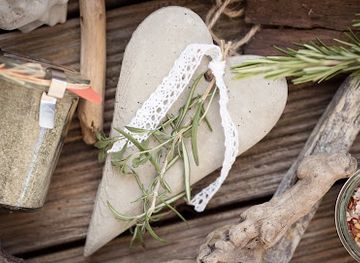 liechtenstein/schaan/shop/semper-bonum