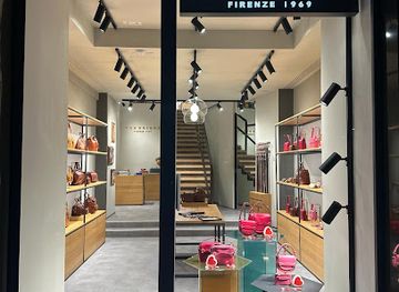 italy/bologna/shop/boutique-the-bridge-bologna