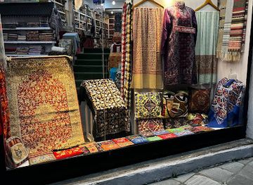 nepal/pokhara/shop/community-craft