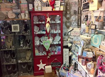 united-kingdom/pembrokeshire-coast-national-park/shop/something-different