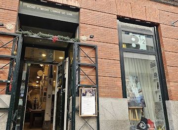 spain/madrid/shop/ocho-y-medio-cinema-books-bar