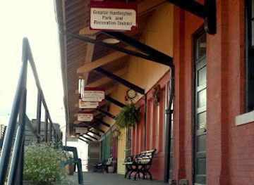 west-virginia/huntington/shop/birds-of-a-feather-boutique